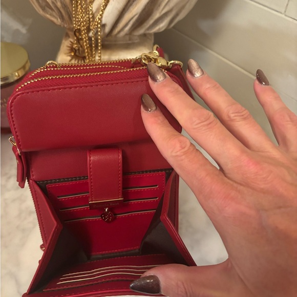 Low start Chic and Sporty POMELO Red Convertible Crossbody clutch Wristlet - Picture 3 of 11